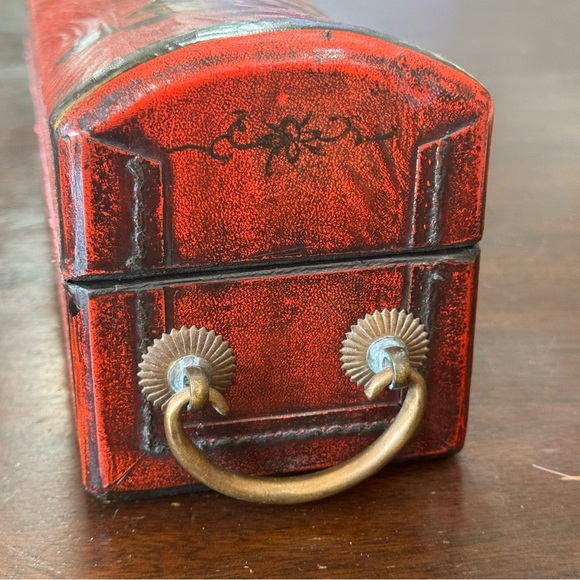 Beautiful Vintage Chinese Wood & Leather Pillow or Jewelry Treasure Box Lock - Picture 9 of 17